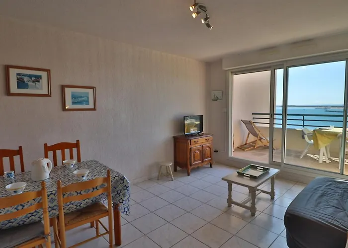 Appartement 2 Pieces Avec Terrasse Face Plage Du Lazaret - 2 Clevacances - Fr-1-472A-157 דירה *
