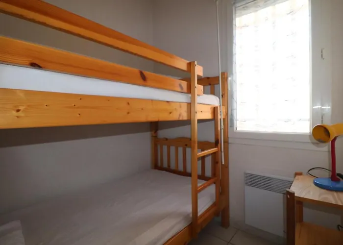 Appartement 2 Pieces Avec Terrasse Face Plage Du Lazaret - 2 Clevacances - Fr-1-472A-157 *