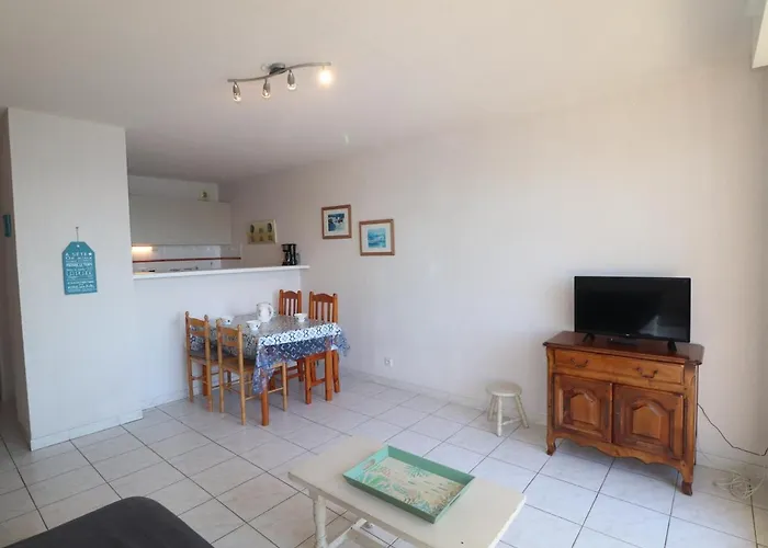 Appartement 2 Pieces Avec Terrasse Face Plage Du Lazaret - 2 Clevacances - Fr-1-472A-157