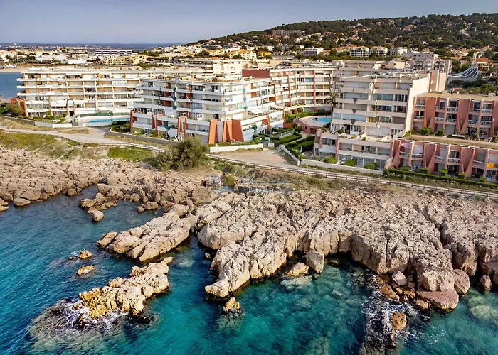 Appartement 2 Pieces Avec Terrasse Face Plage Du Lazaret - 2 Clevacances - Fr-1-472A-157 דירה